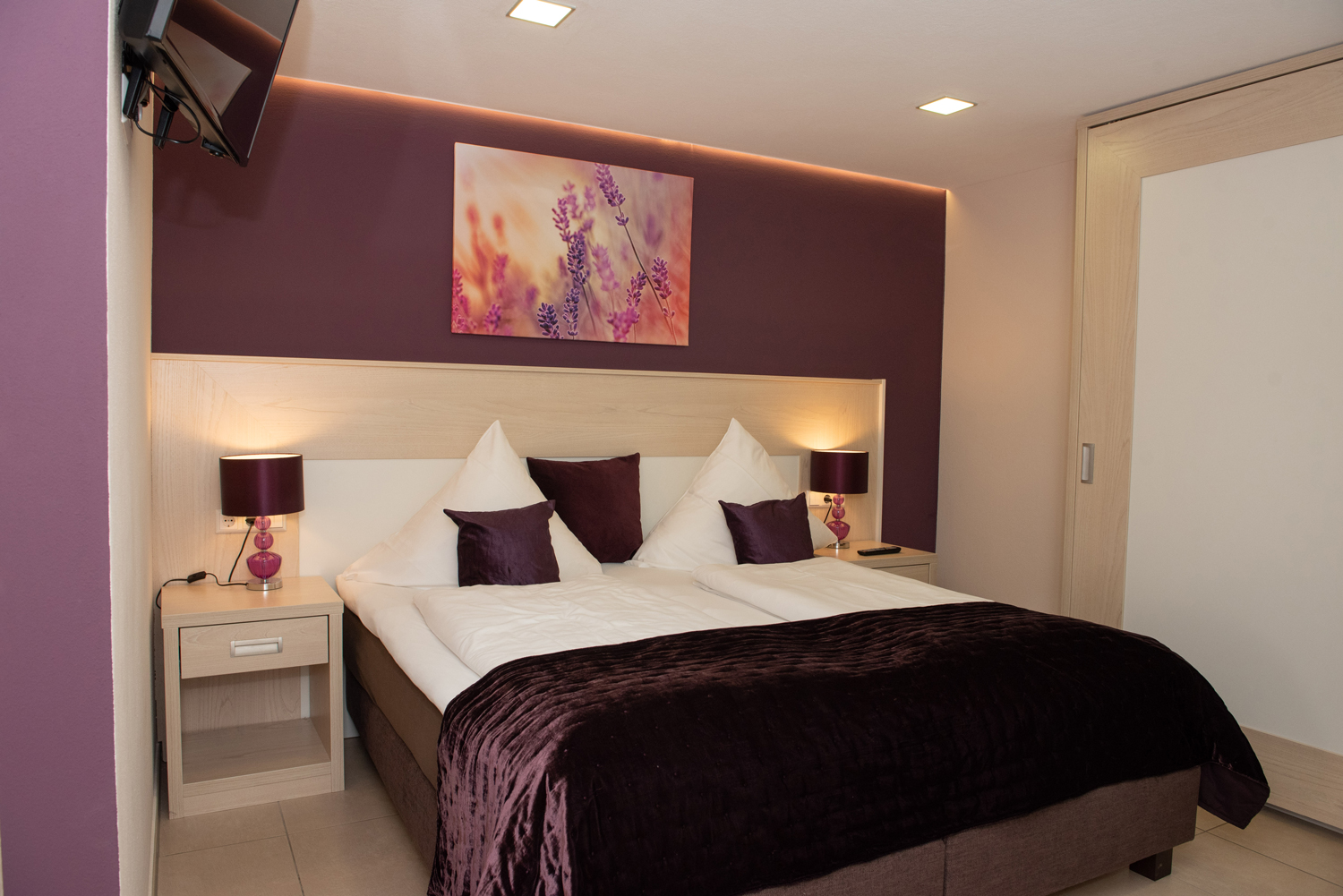 In der liebevoll eingerichteten und stilvoll dekorierten Junior Suite in einem der schönsten kleinen Hotels im Allgaeu wird auf viele Details geachtet.